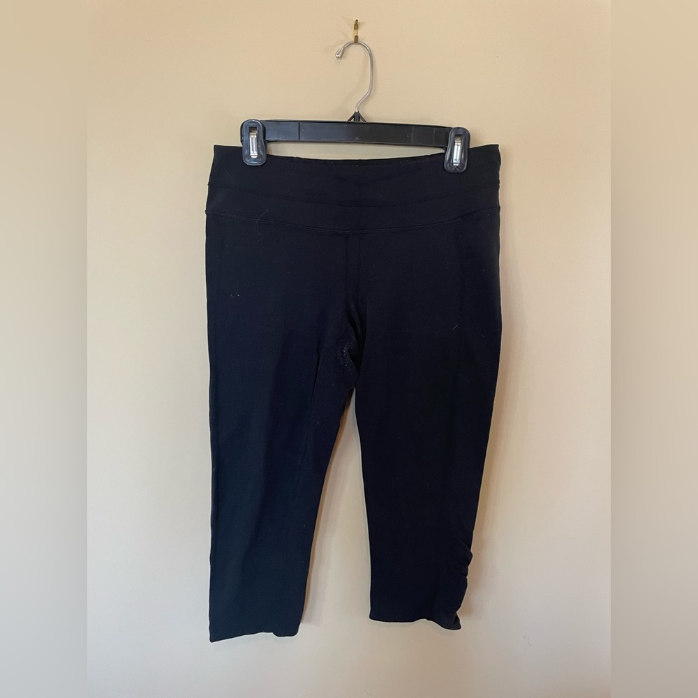 ATHLETA women’s black crop leggings, sz L